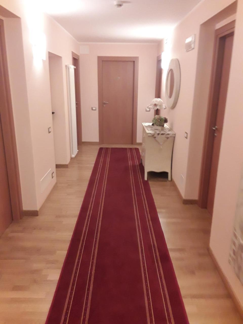 Hotel Ferrari Кастьоне-делла-Презолана Экстерьер фото